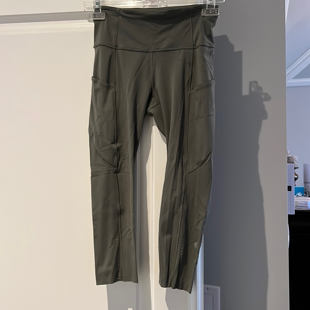 Lululemon Capri leggings